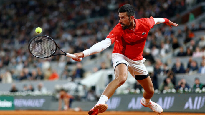 djokovic-rolandgarros25-7.jpg