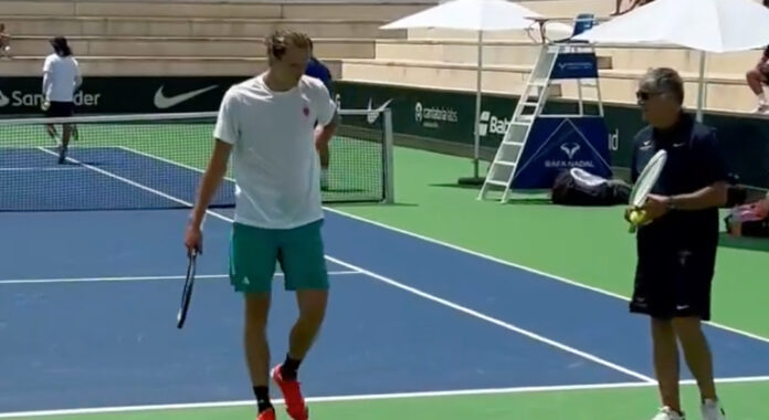 Zverev-Toni-Nadal-training.jpg
