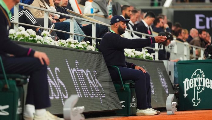 roland-garros-line-judges-2025.jpg