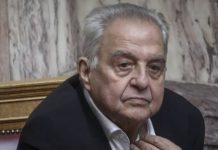Αλέκος Φλαμπουράρης: Πέθανε σε ηλικία 87 ετών ο πρώην υπουργός