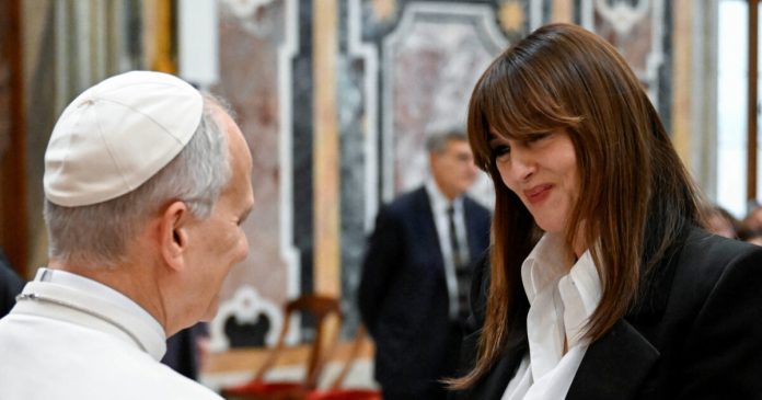 monica-bellucci-papas-lewn-r-1200x630.jpg