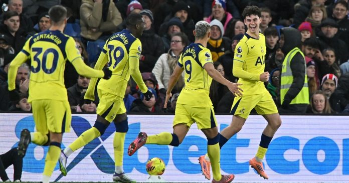 tottenham_gray.jpg