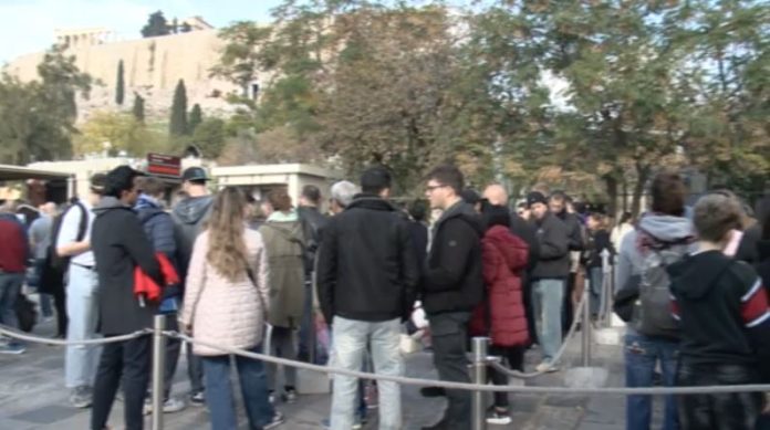 τουριστεσ.jpg